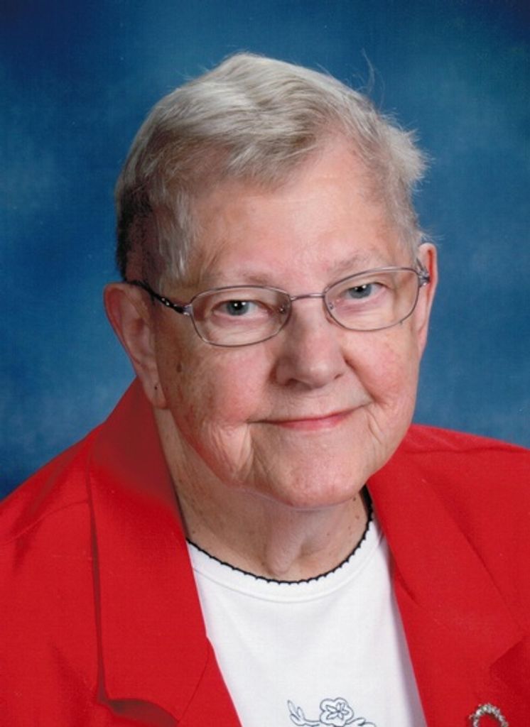 Betty Lou Lutze Profile Photo