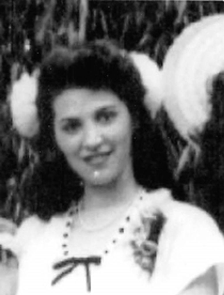 Betty L (Lewis)  Coombs