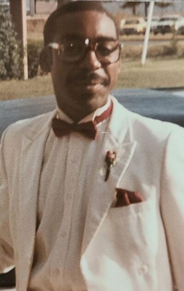 Roger Thomas "Mookie" Graves