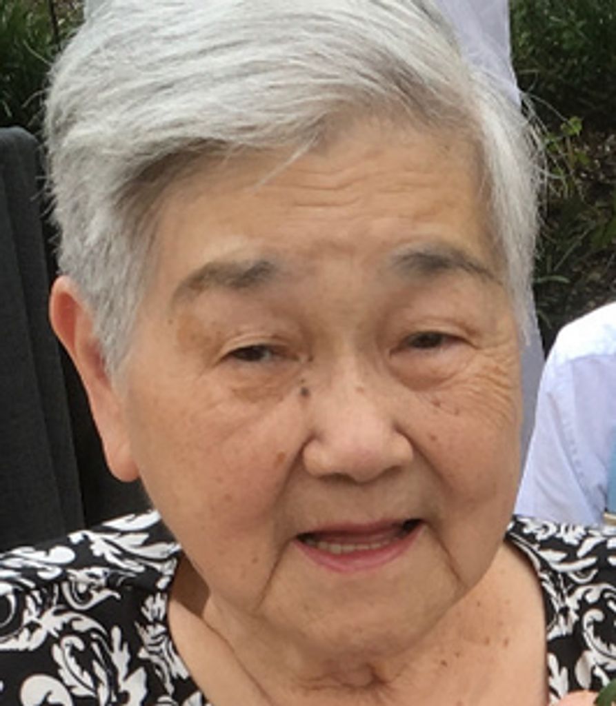 Akiko Kuhns