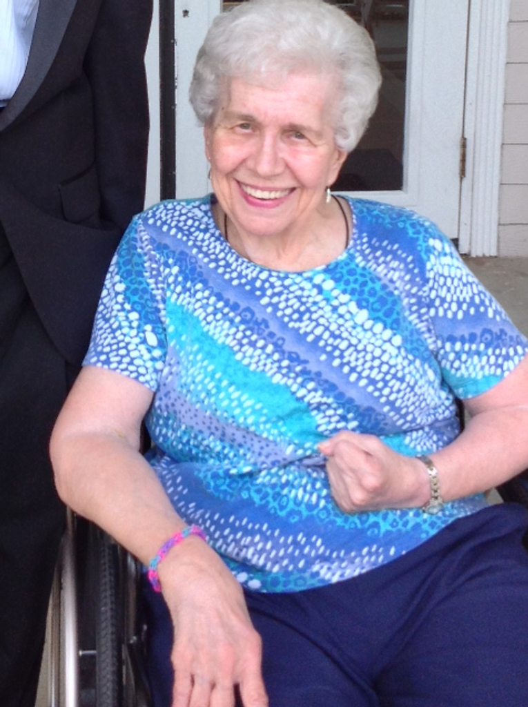 Gillow, Doris M. Profile Photo