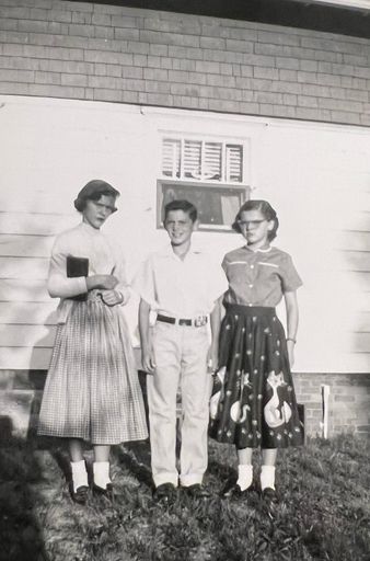 Margaret Jean Bloor photo gallery thumbnail 6 of 75