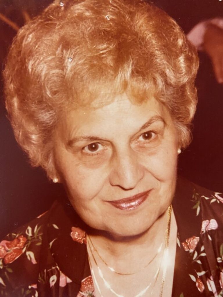 Madeline (Izzi) Colella