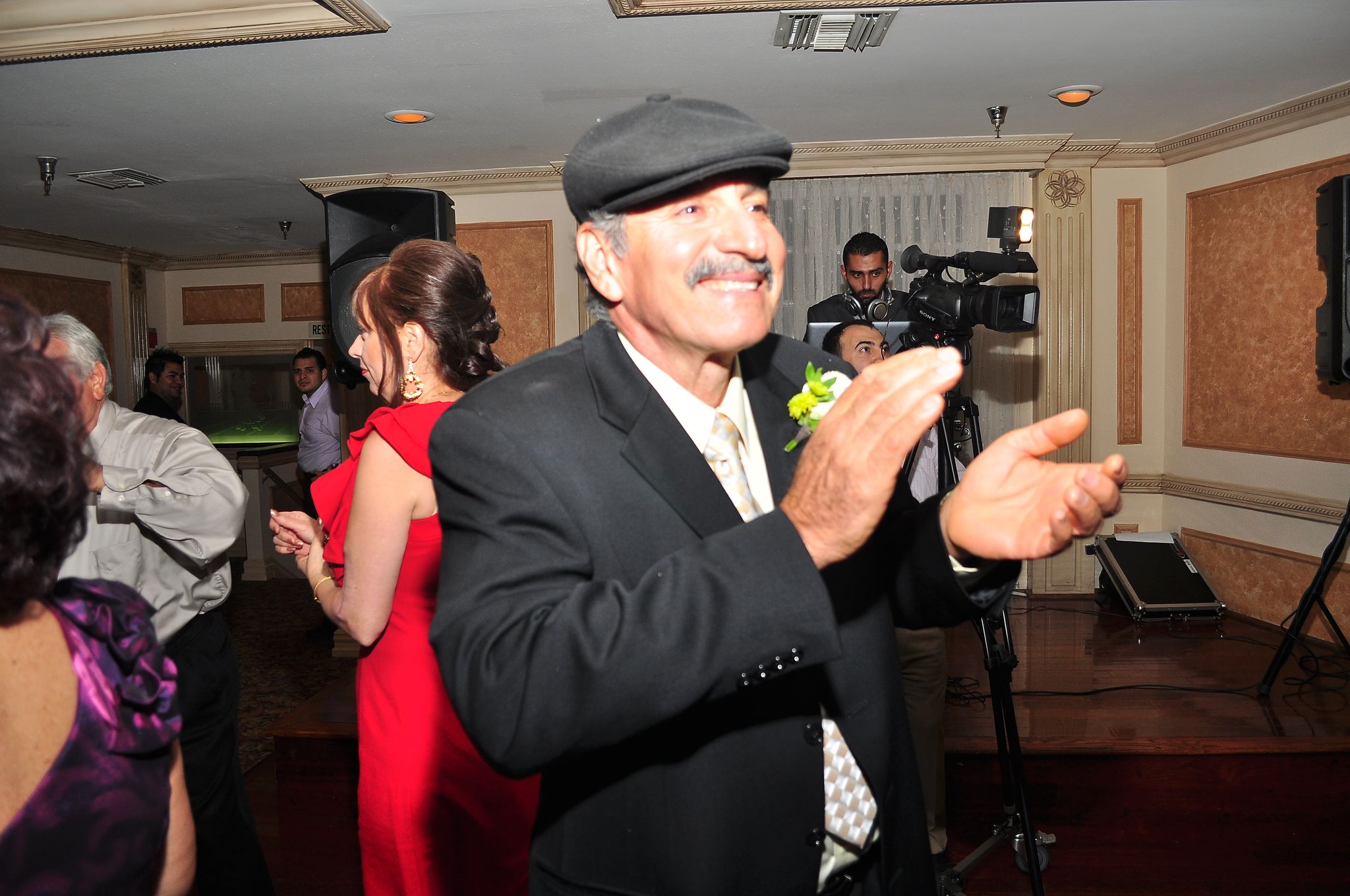 Luis Umana photo gallery image 31 of 31