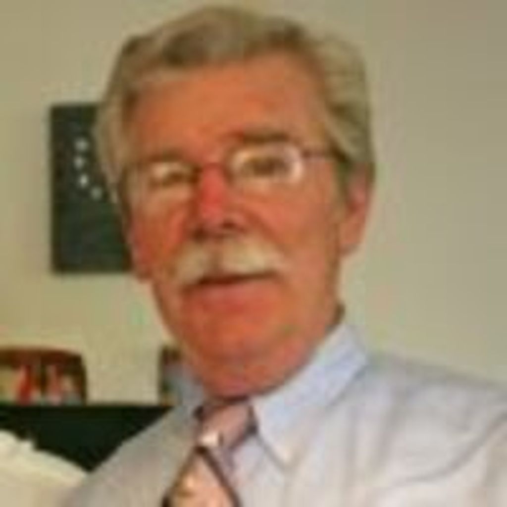 Robert J Lutz