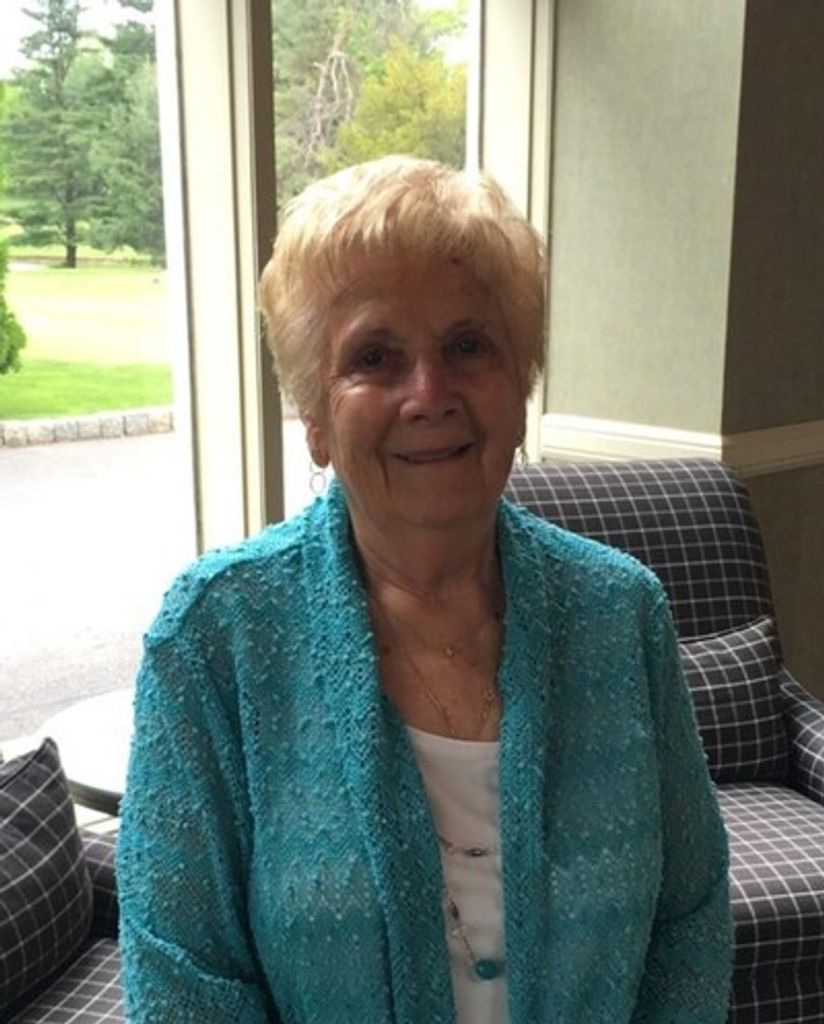 Maria Santucci Profile Photo