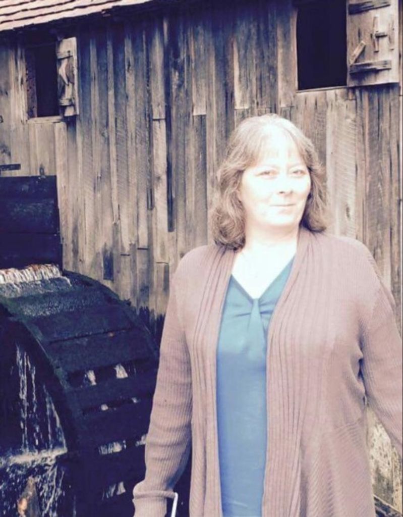 Cindy R. (Benge)  Bettker