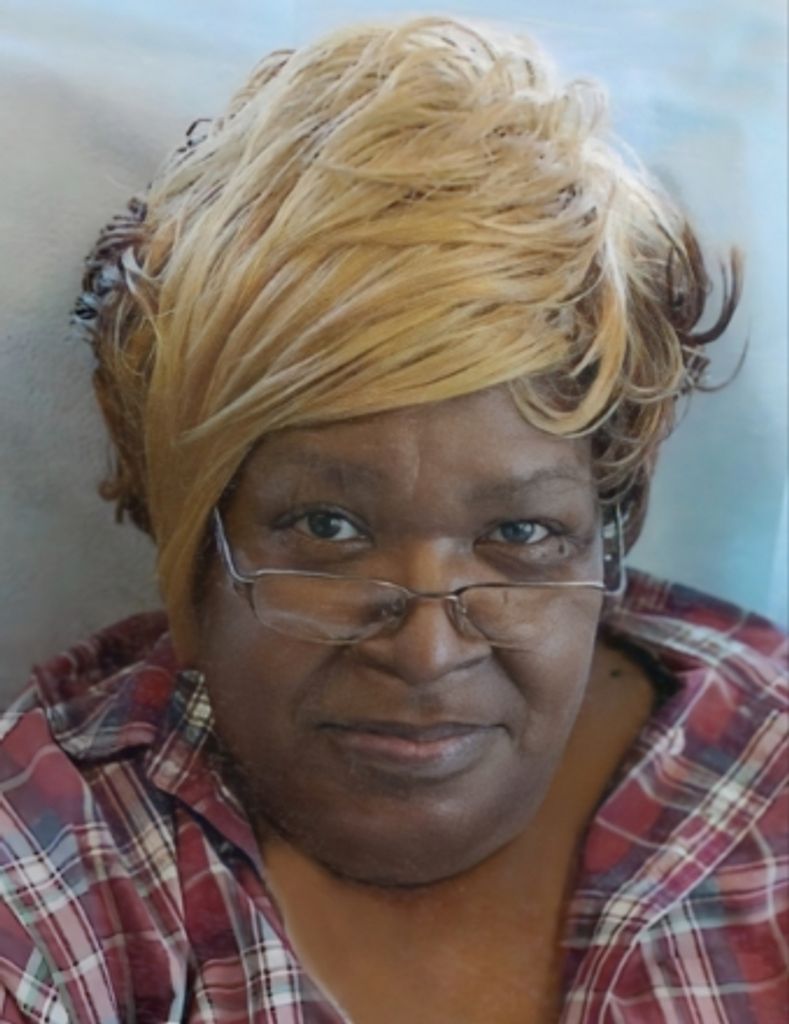 Lisa  Carolyn  Brown