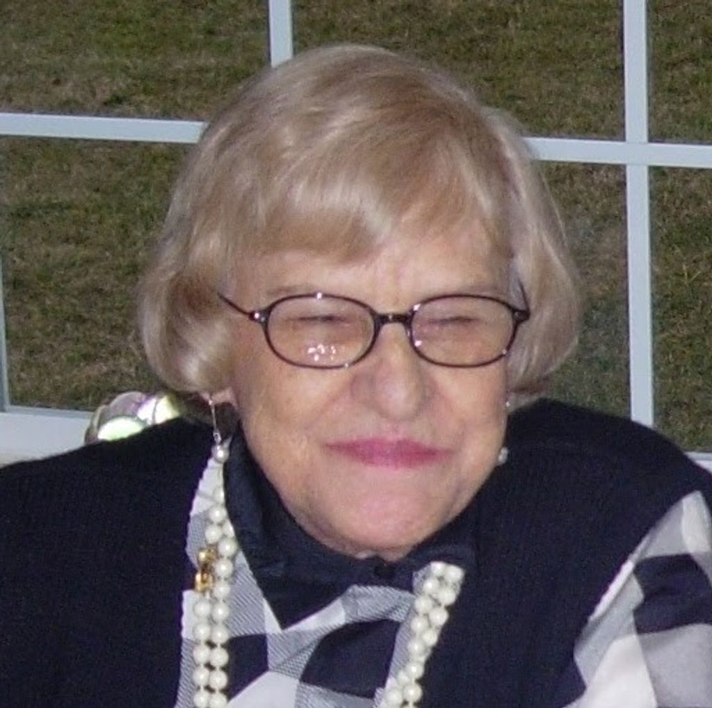 Helen (Casselli)  Avato