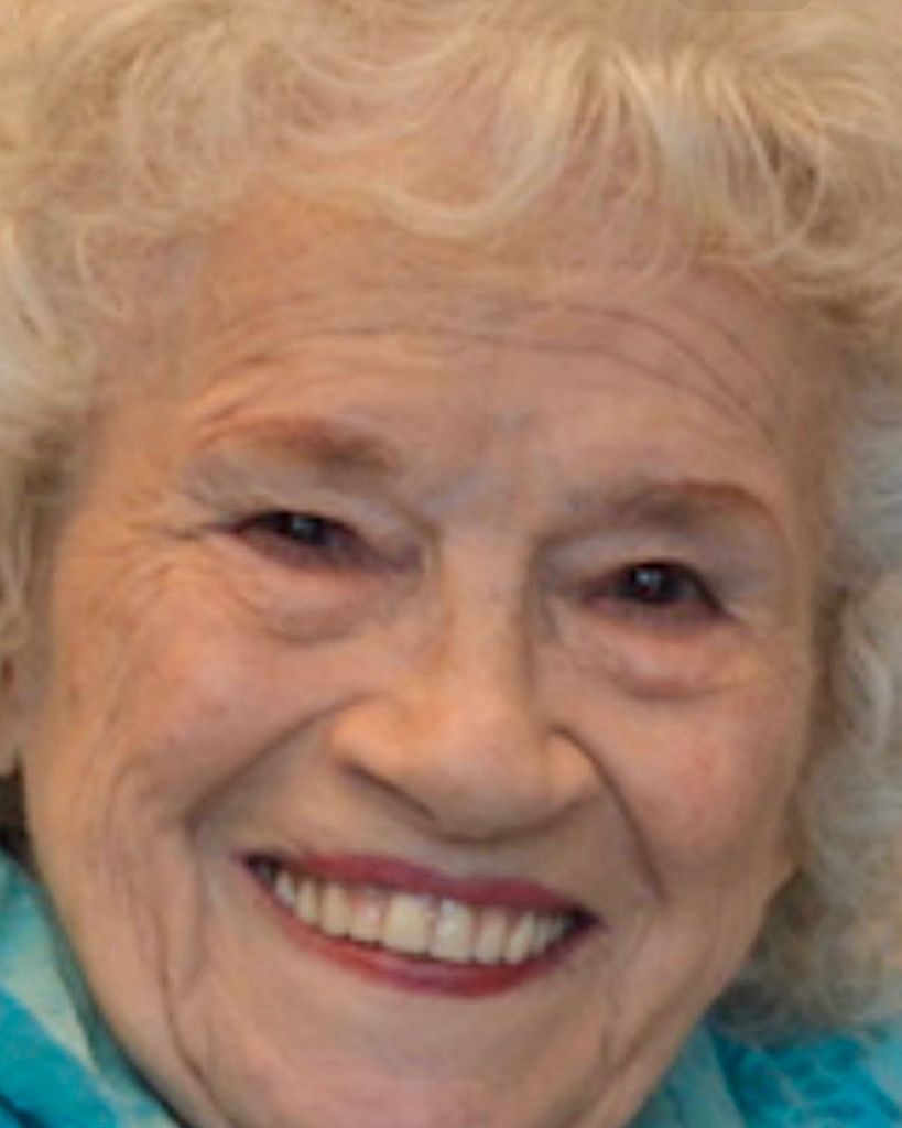 Elizabeth Reilly Profile Photo