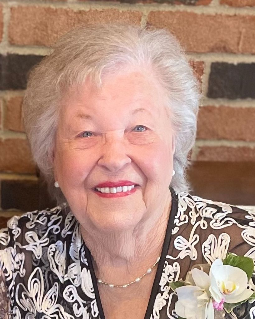 Luna Elizabeth Folsom