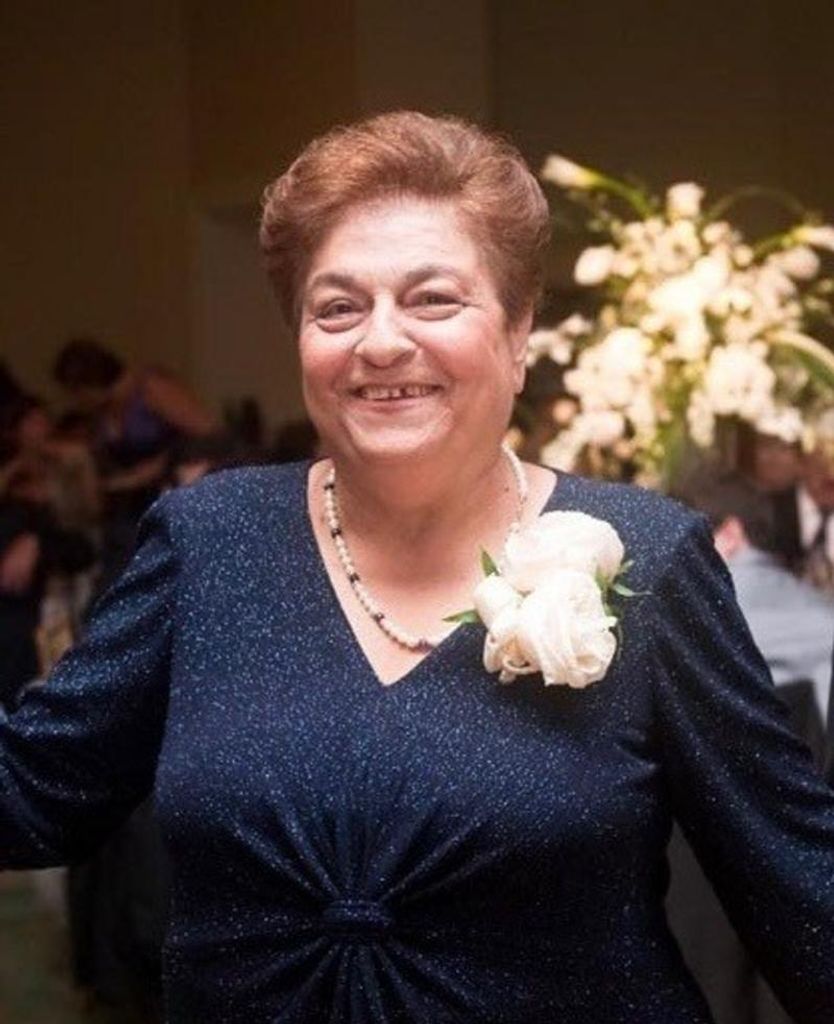 Eleni Pesiridis Profile Photo