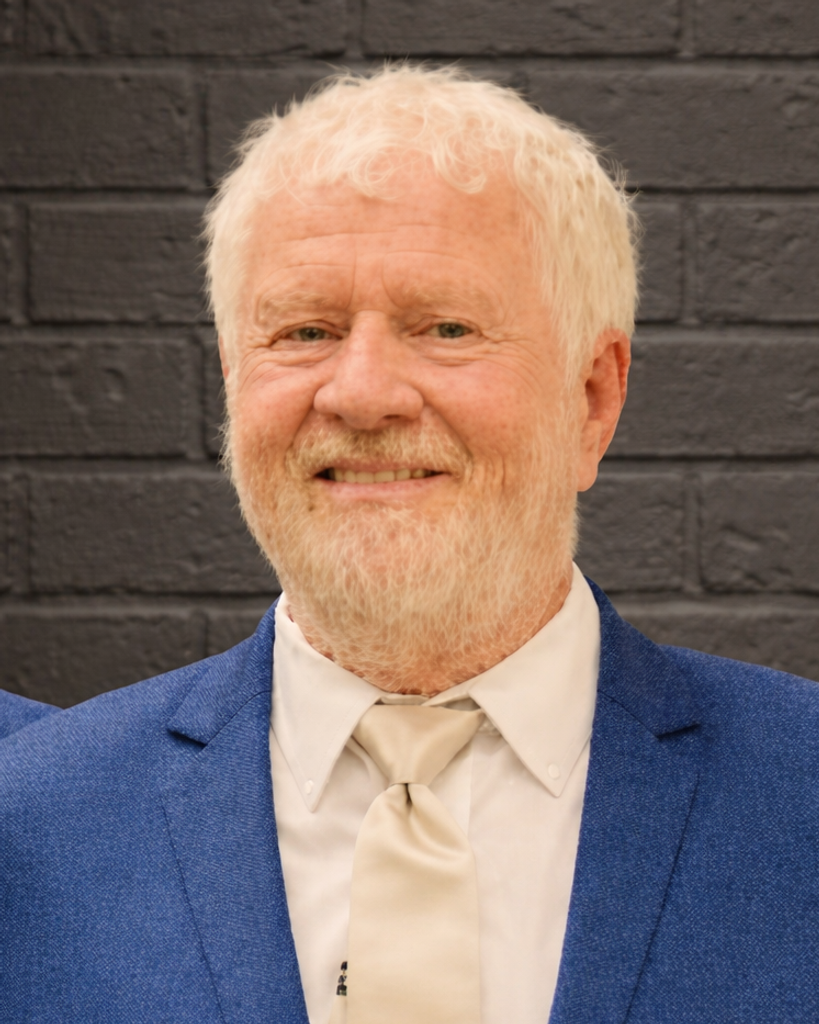 Larry Blaine "Red" Mahood Profile Photo