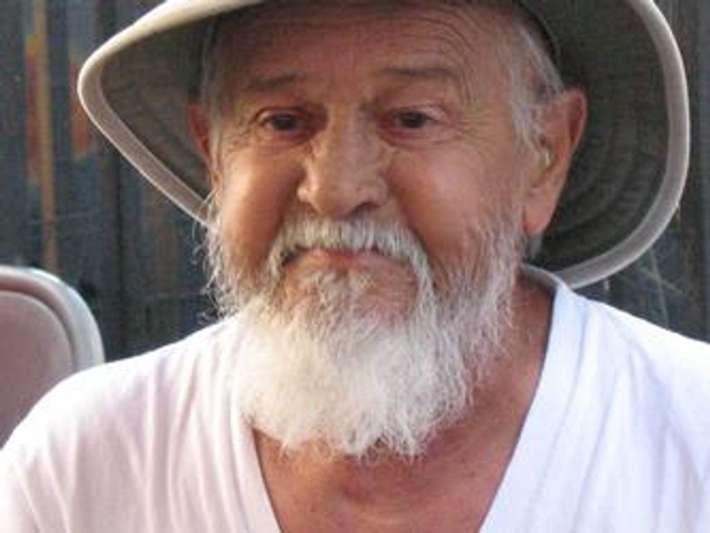 Robert "Bob" Martinez