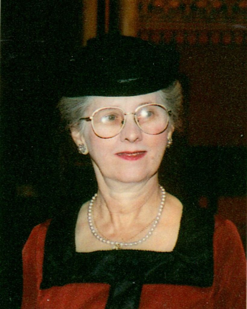 Piroska Molnár Haywood Profile Photo