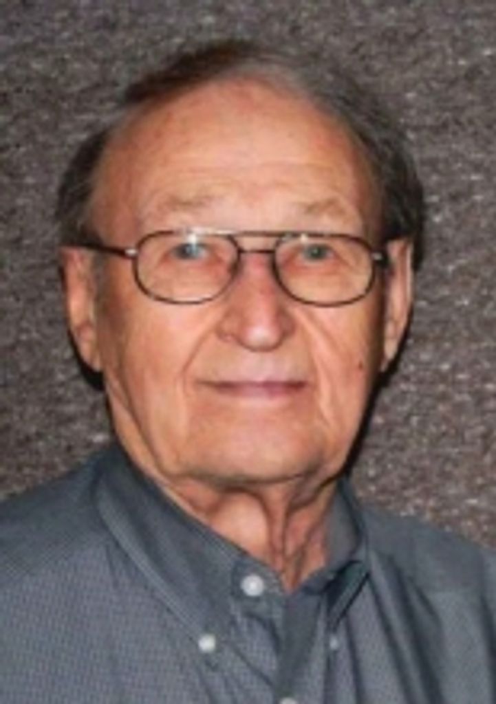 Eugene Lowell Stoesz Profile Photo