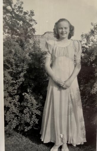 Meredith "Jo" Mae (McCue)  Severson photo gallery thumbnail 11 of 121