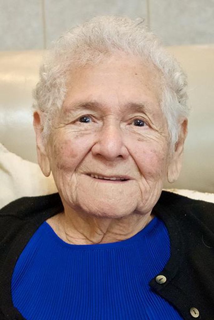 Maria Elvia Gutierrez De Henriquez Profile Photo