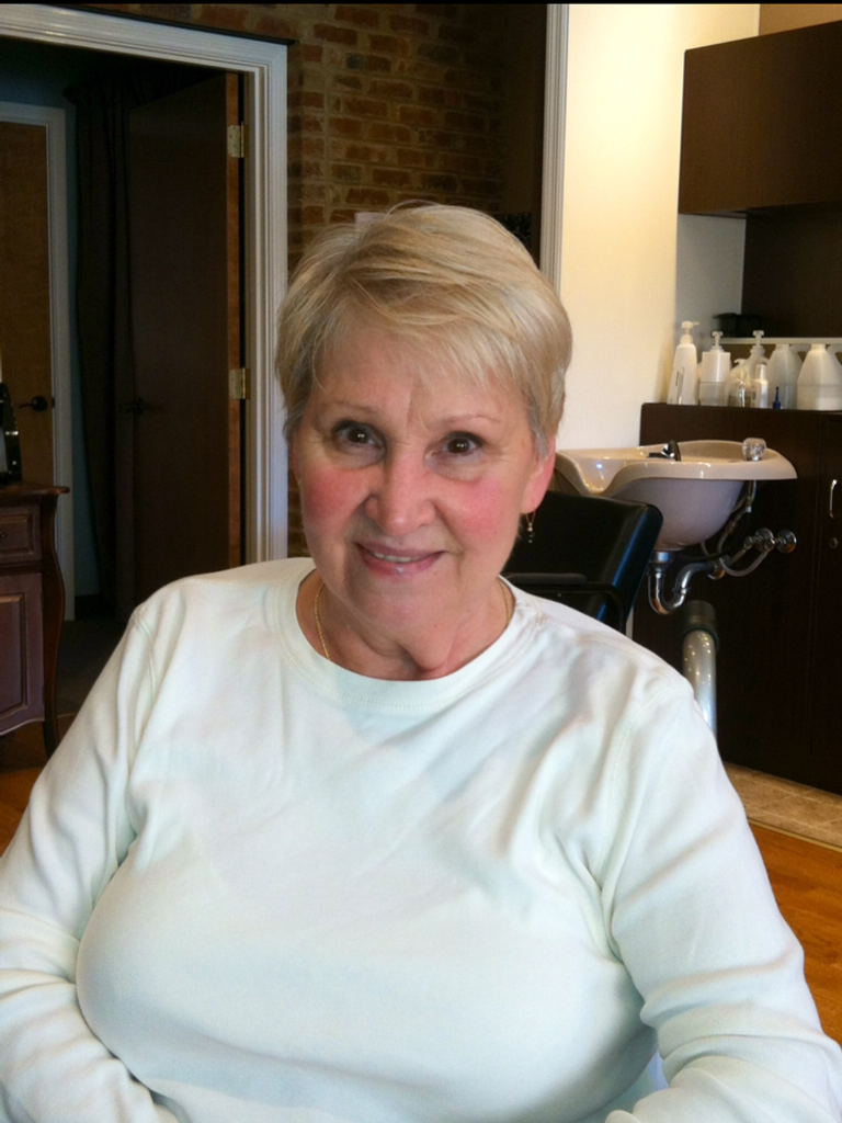 Gloria Hewitt Profile Photo