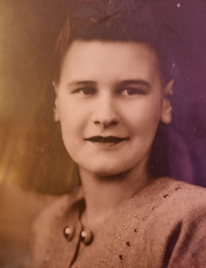 Helen Lorraine Embly Profile Photo