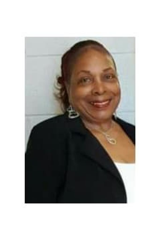 Myrcia Lagreta Chambers