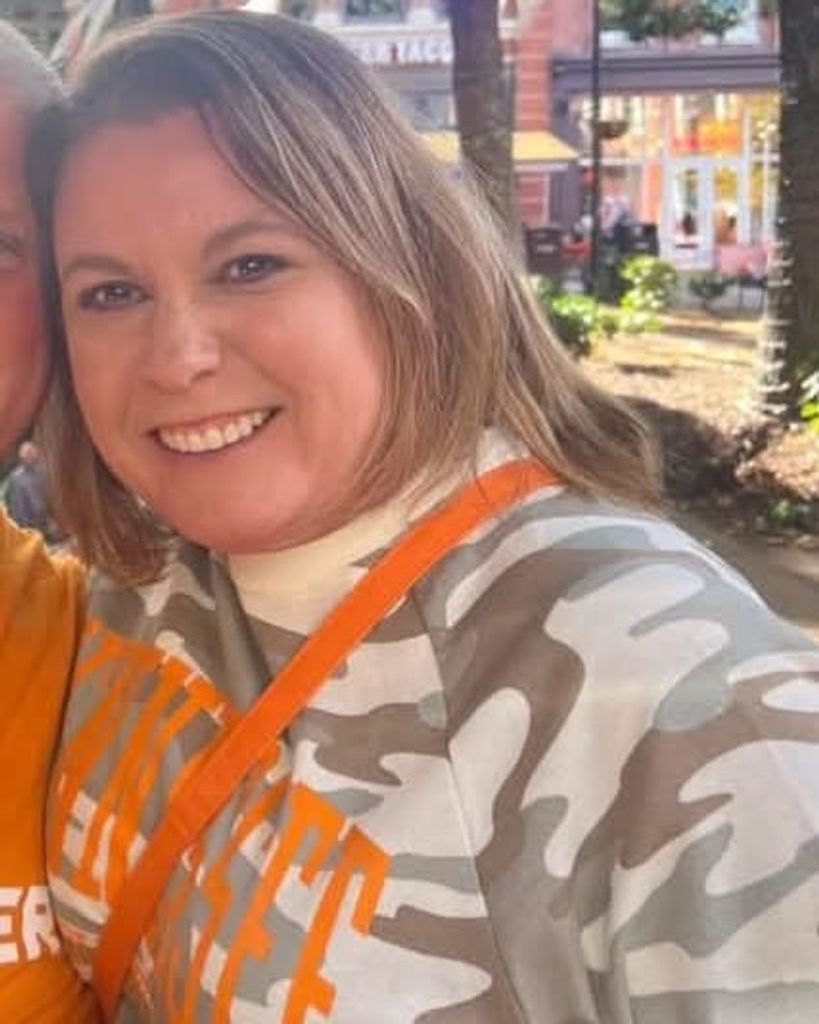 Lori Ann (Renfro) Feezell Profile Photo