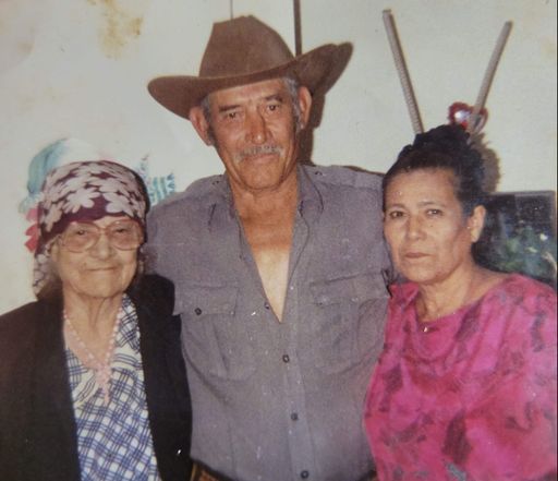Santos Valdez Sr. photo gallery thumbnail 111 of 151