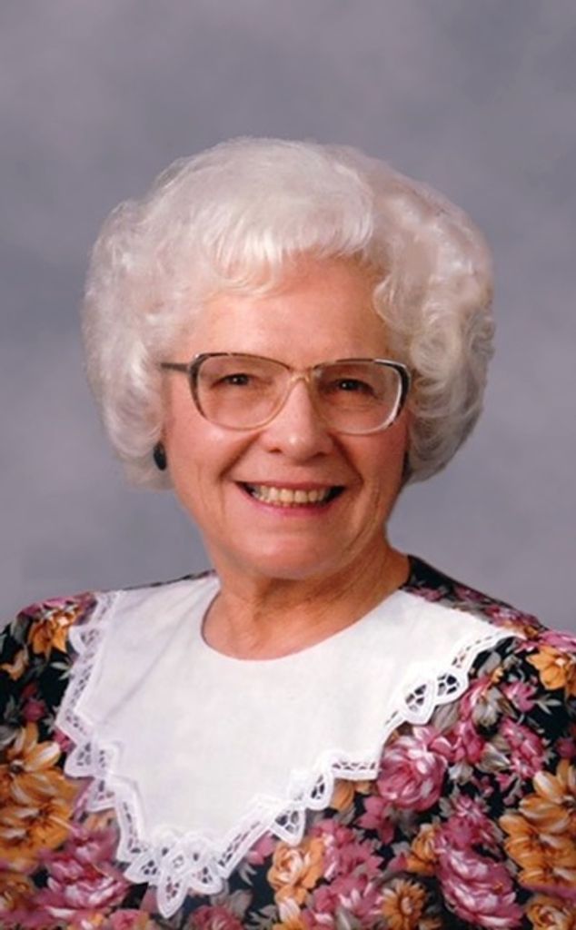 Nadine Estella Baxter Profile Photo