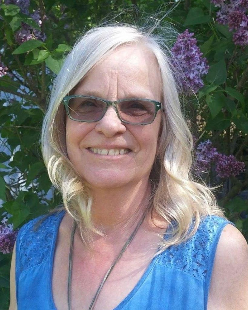 Loni Brzezinski Profile Photo