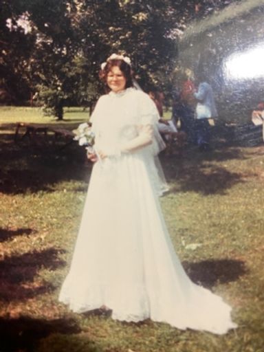 Wendy L Anderson photo gallery thumbnail 2 of 75