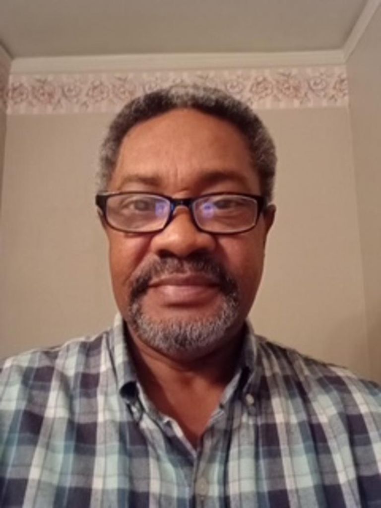 Mr. Robert Lynn