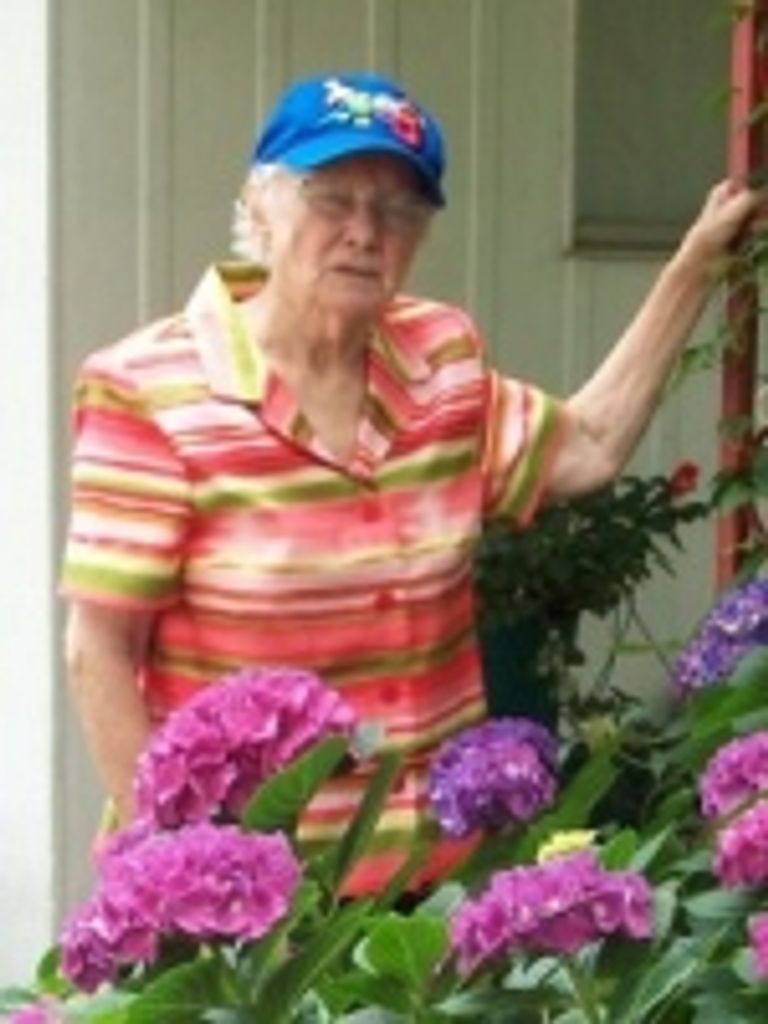 Mrs.  Luada Strickland Mclamb, 100
