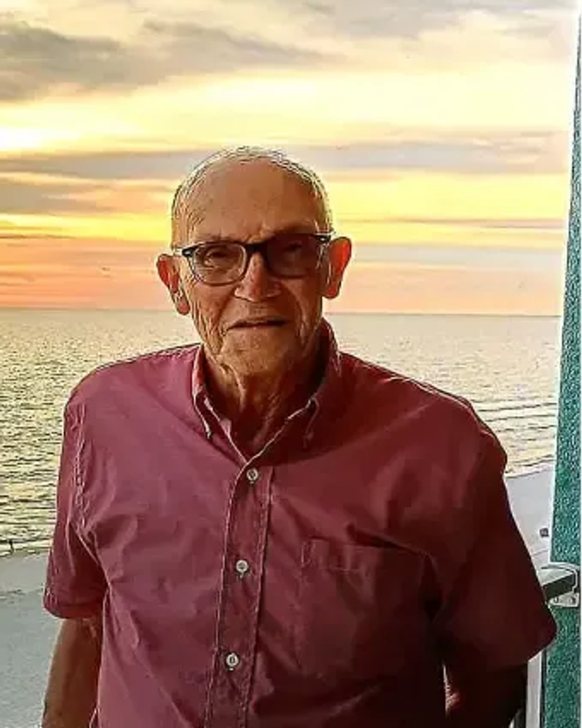 Daniel Lomax "Max" Wright Profile Photo
