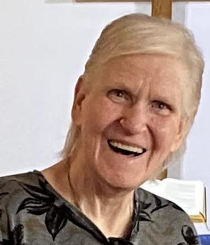 Cynthia Ann (Weaver) "Cyndi" Reynolds Profile Photo