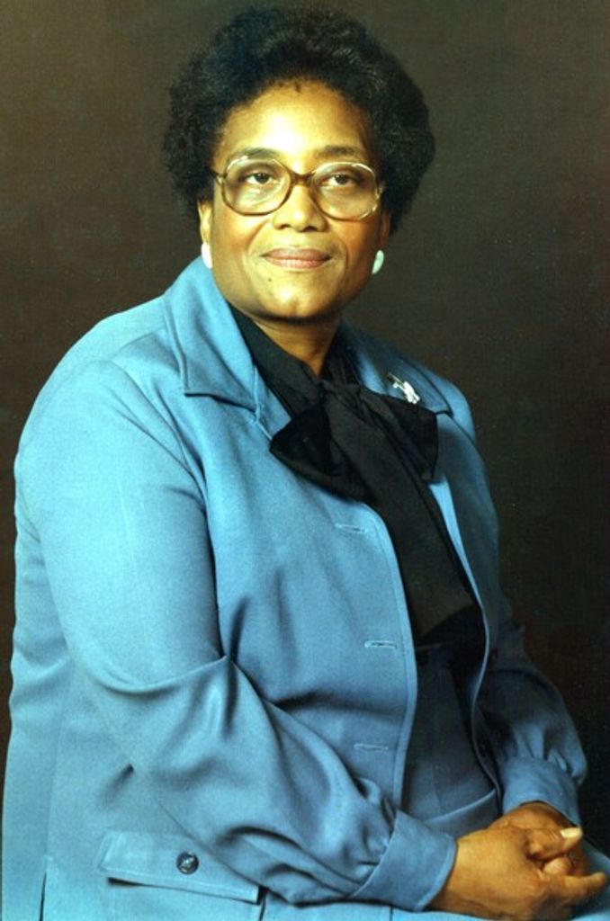 Lelar "Tiny" Bowling