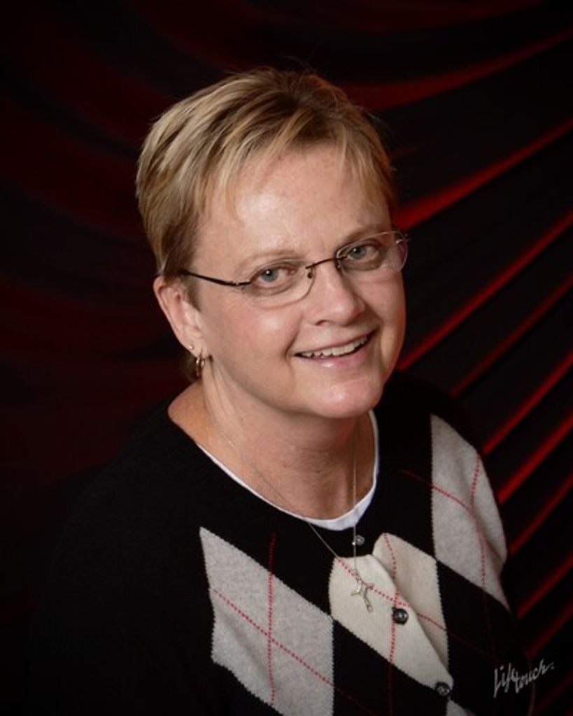 Julie Anne Elliott Profile Photo