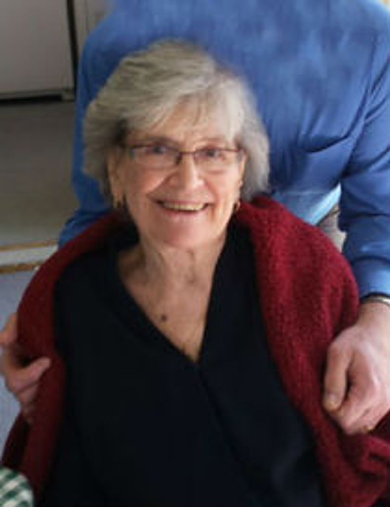 Rosalind "Lynne"  M. (Munder)  Berglund