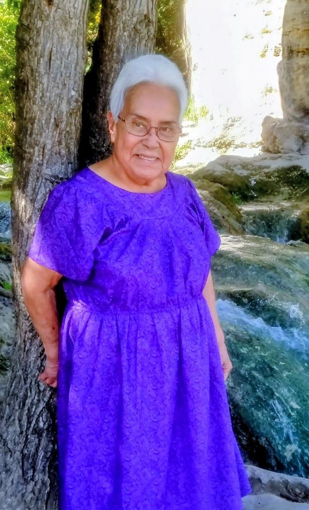Leonor Flores Profile Photo