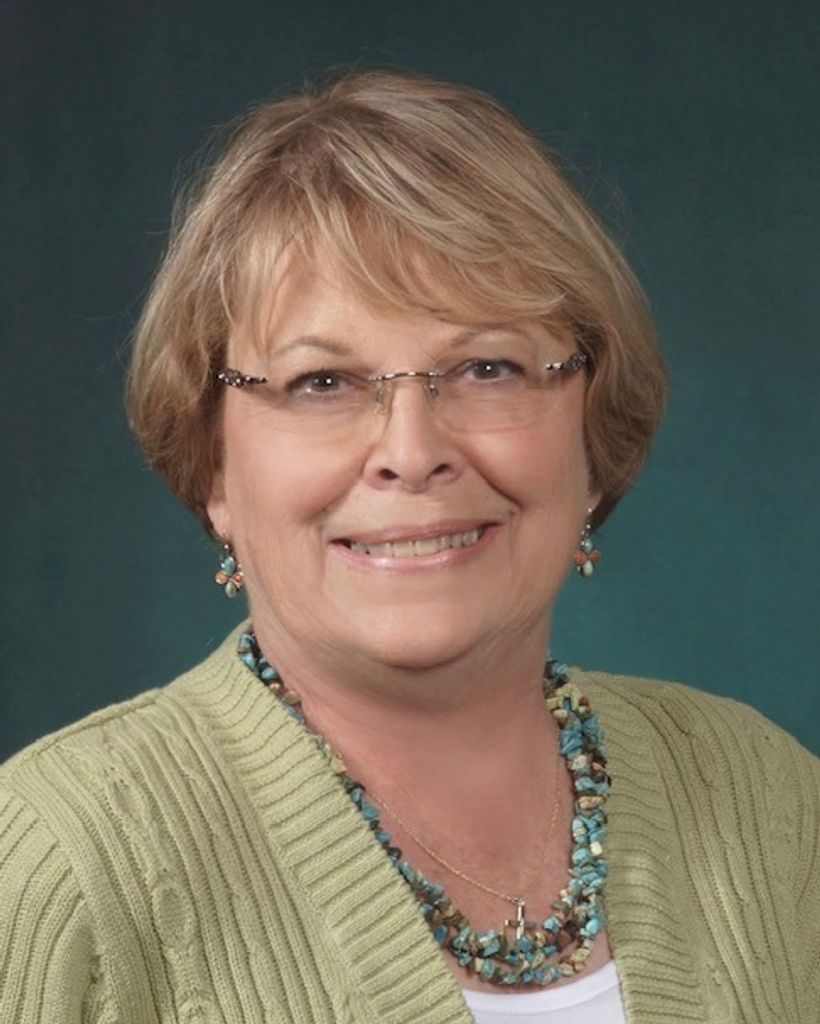 Janice D Gradert