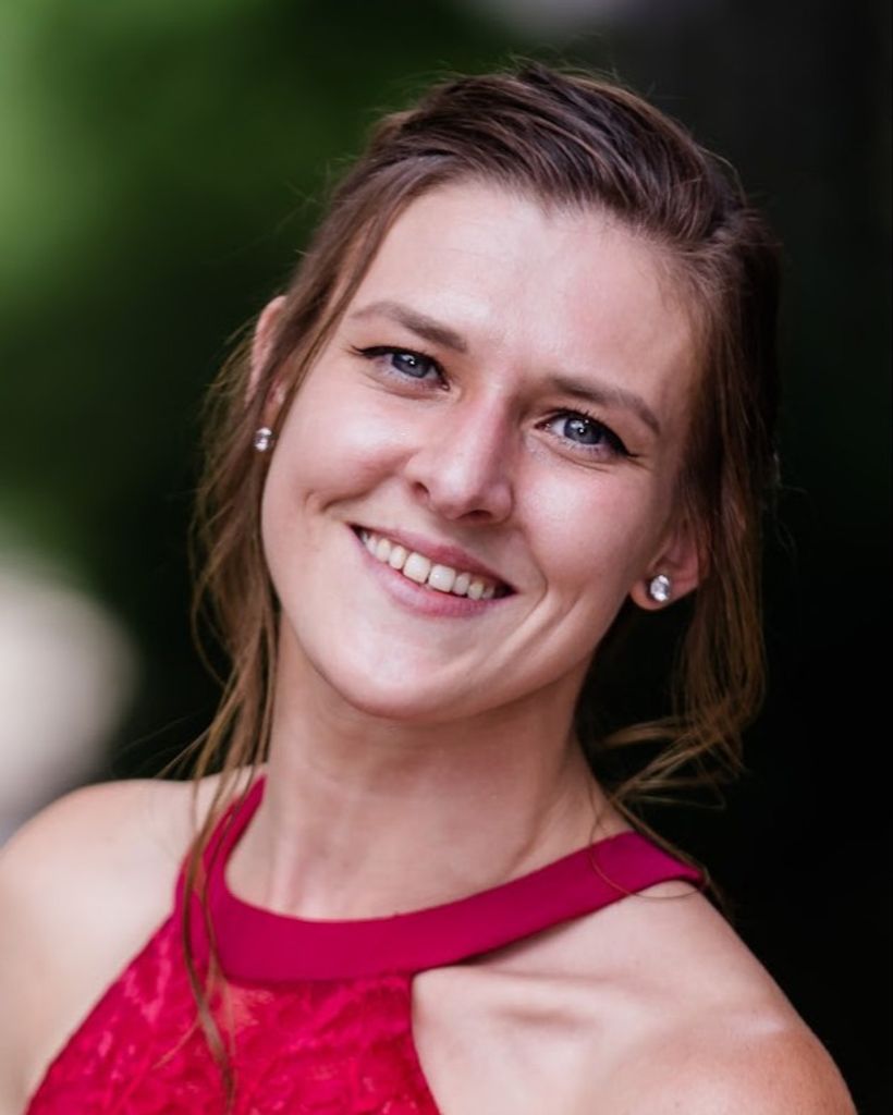 Julie Vasily Kayutkin Profile Photo
