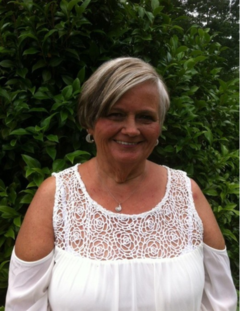 Linda Lou (League) Wood