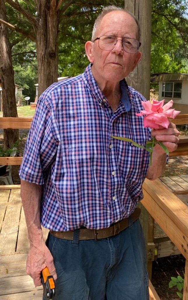 Kenneth White Reynolds, Jr. Profile Photo