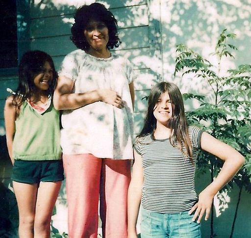 Yolanda C. Gonzalez photo gallery thumbnail 65 of 357