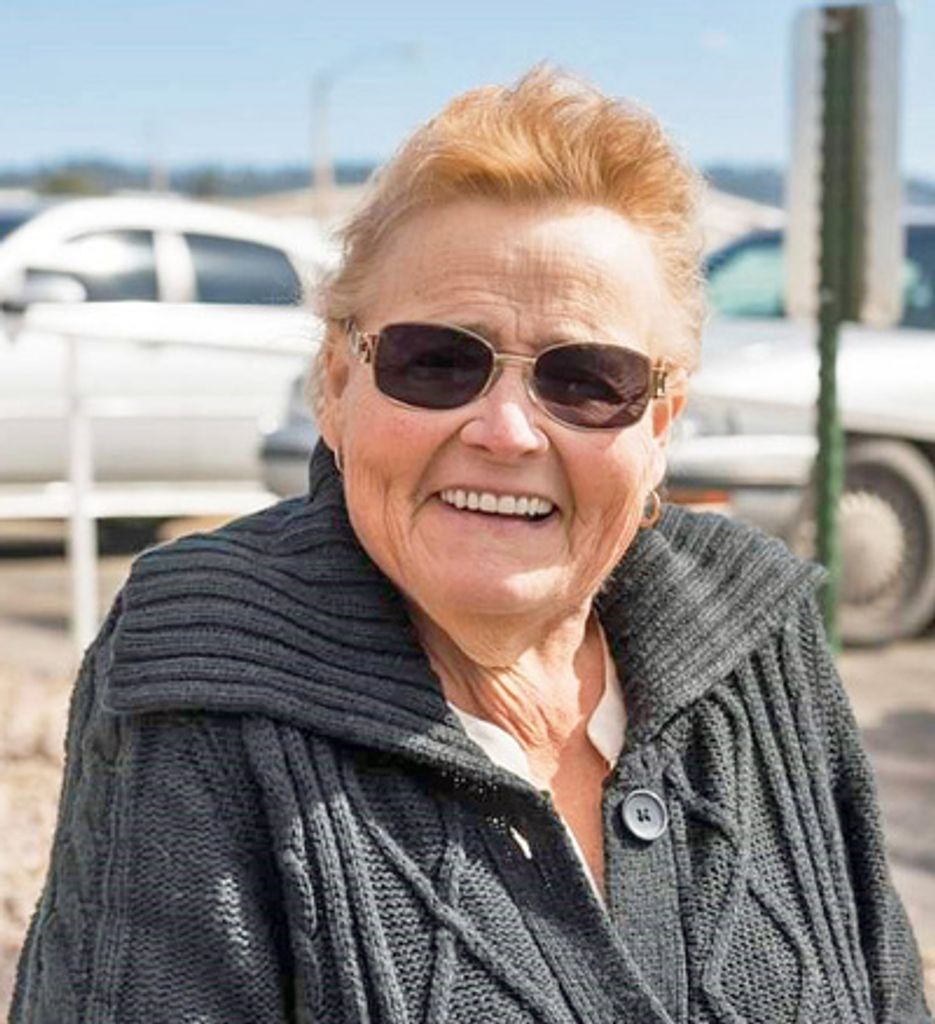 Helen Ruth "Ruthie" Lettau