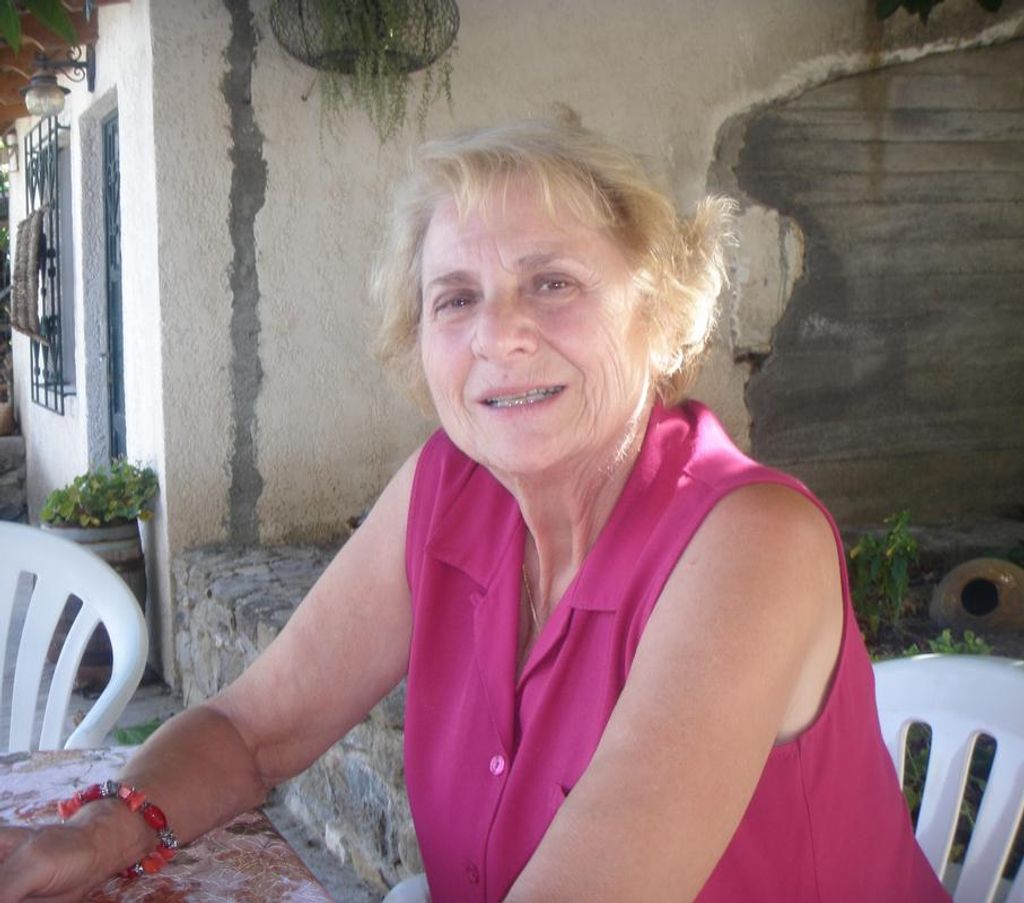 Helen Sinos Profile Photo