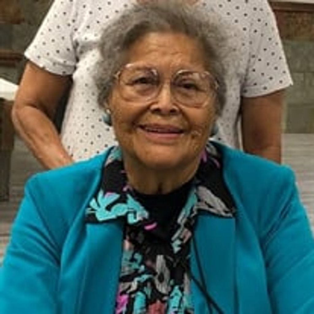 Darlene W Hovakah