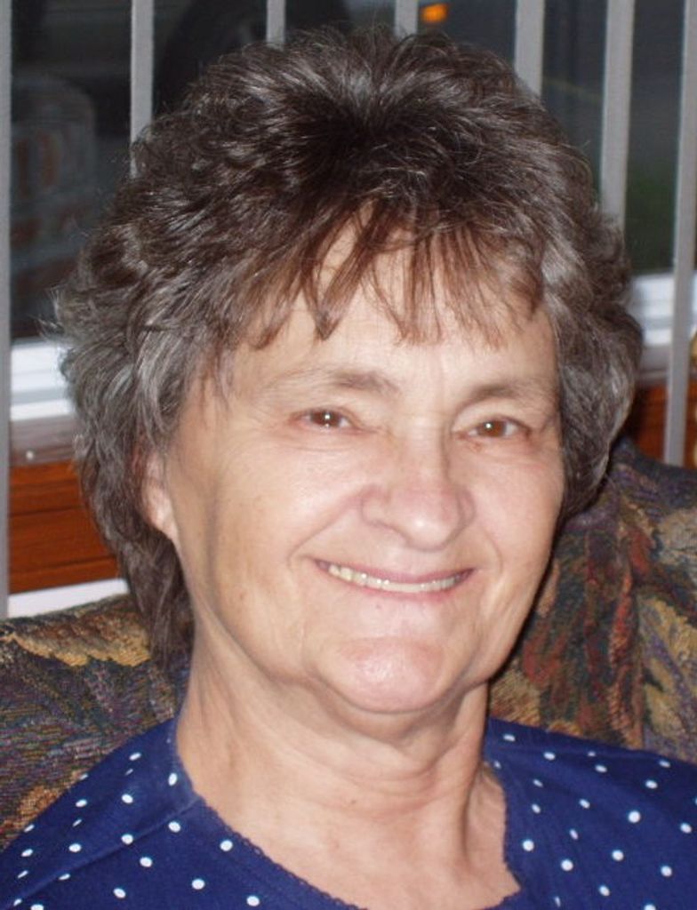 Elizabeth "Betty" (Puschnig)  Kolacinski