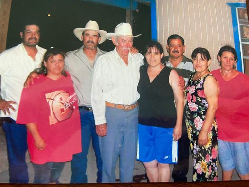 Santos Valdez Sr. photo gallery thumbnail 32 of 151