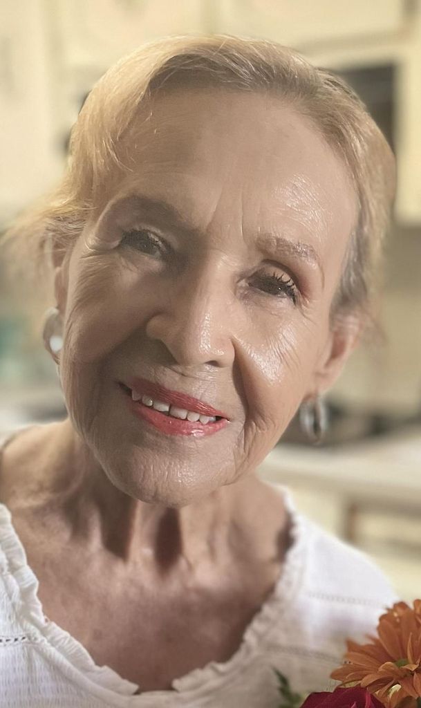 Maria Elena Perez De Calzada Profile Photo