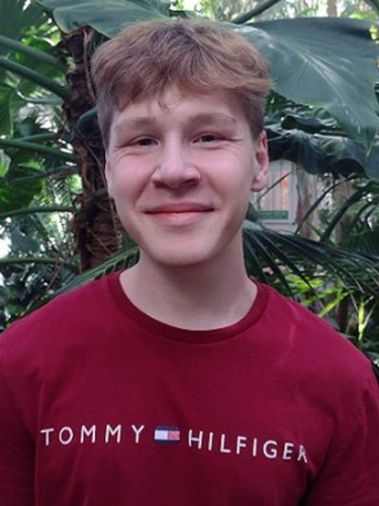 Simon Azamat Risch Profile Photo